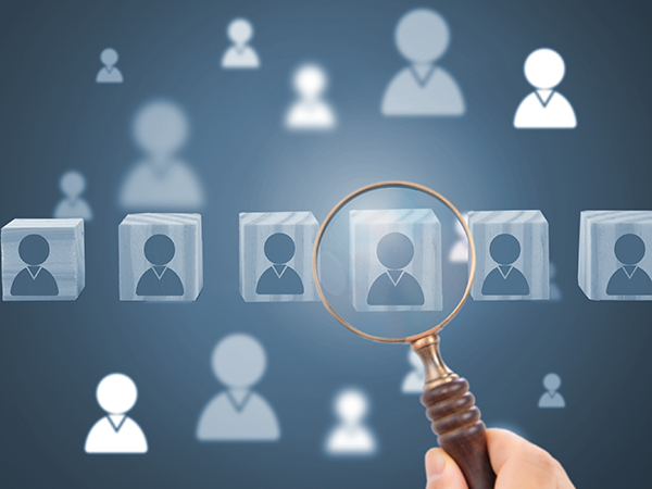 企业选择劳务外包服务时，也需要注意规避风险