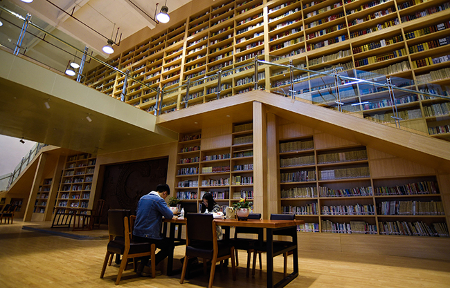 青岛蓝港人力劳务外包服务业务中标大学城图书馆